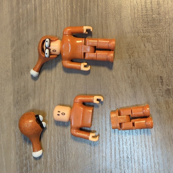 Set Of 2! Roblox Series 1 Chicken Man Minifig - Picture 5 of 6